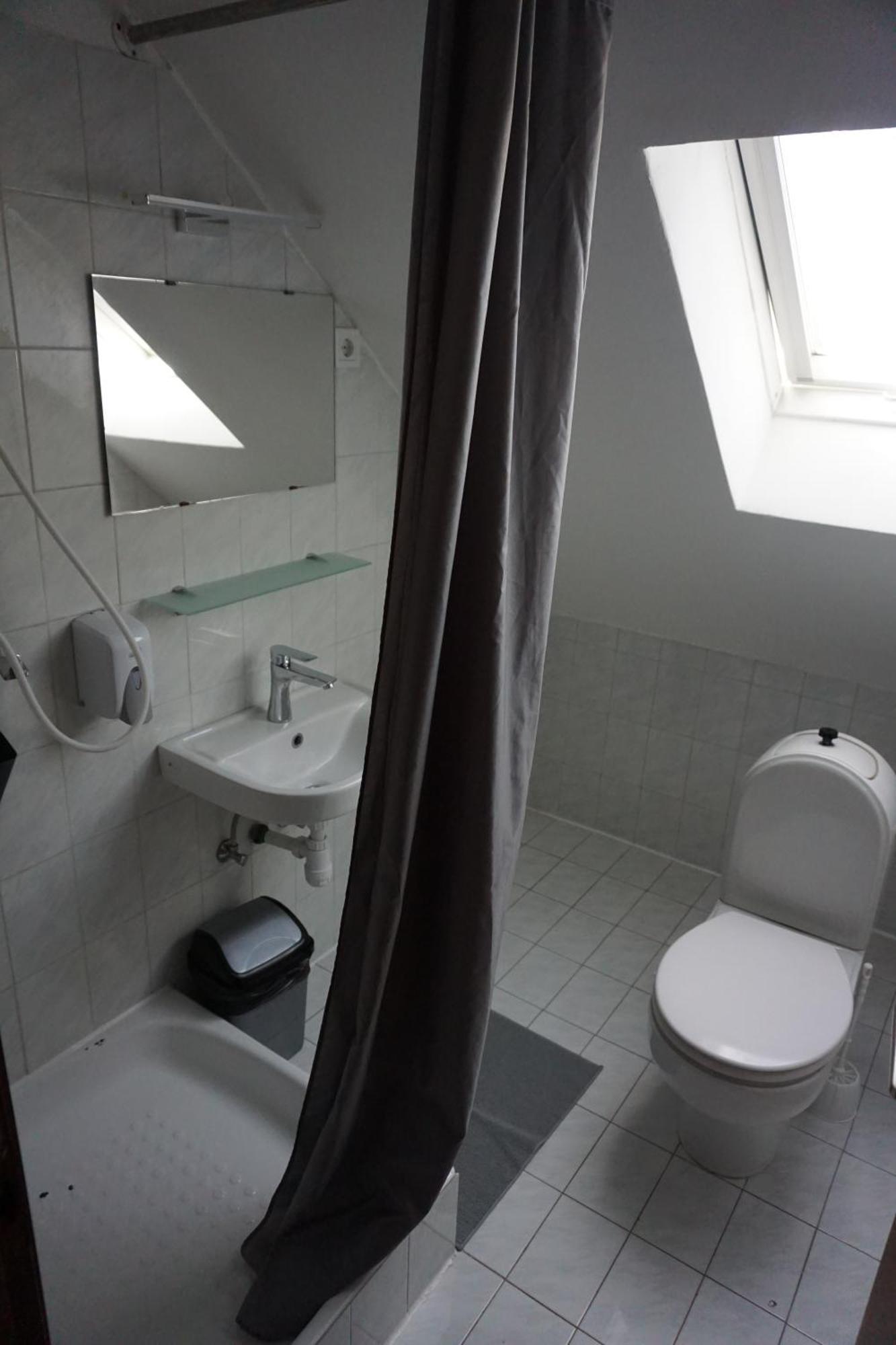 Majus 1 Vendeghaz - Torony Hotel Luaran gambar